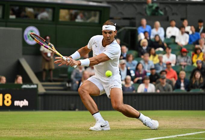 RCR750's tweet photo. #Winblendon Rafael Nadal, segundo cabeza de serie de Wimbledon, se clasificó para los cuartos de final del torneo al imponerse por 6-4, 6-2 y 7-6 (8/6) al holandés Botic van de Zandschulp. https://t.co/BqLellMRfM