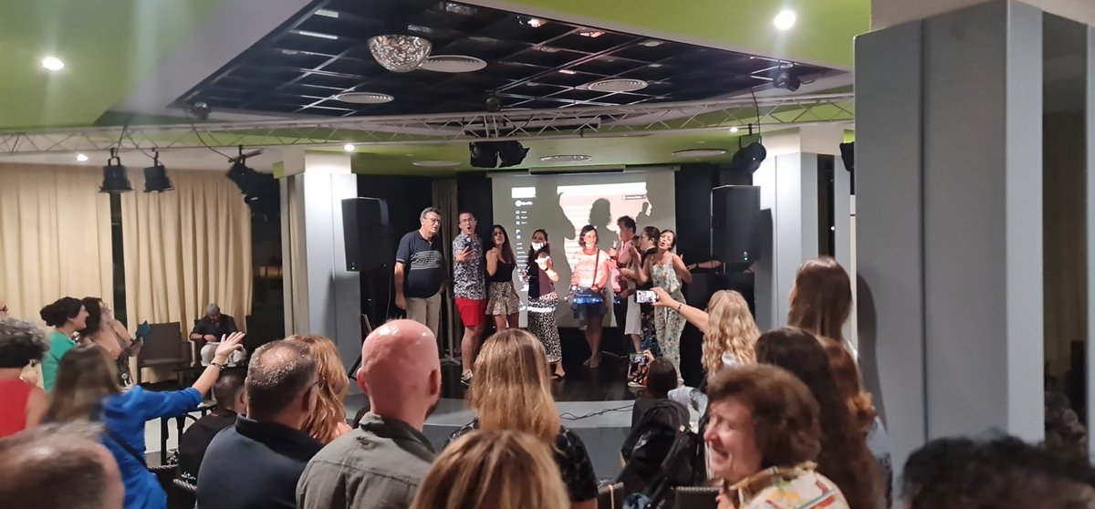 EducMiguel's tweet photo. #enMarCaDos #conectiza2 #retokaraoke #retokaraoke @FormacProfAnd #grupo4 https://t.co/5Il44lsovF