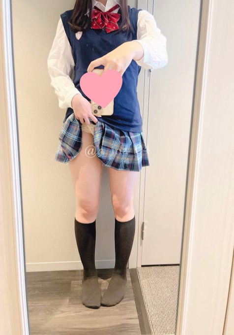 おはよう𓂃 𓈒𓏸  チラッ♡ https://t.co/LWowJZzelg<a href="/tag/%E3%83%84%E3%82%A4%E3%83%B3%E3%83%86%E3%83%BC%E3%83%AB%E3%81%AE%E6%97%A5"class="tags"><span>#ツインテールの日</span></a>