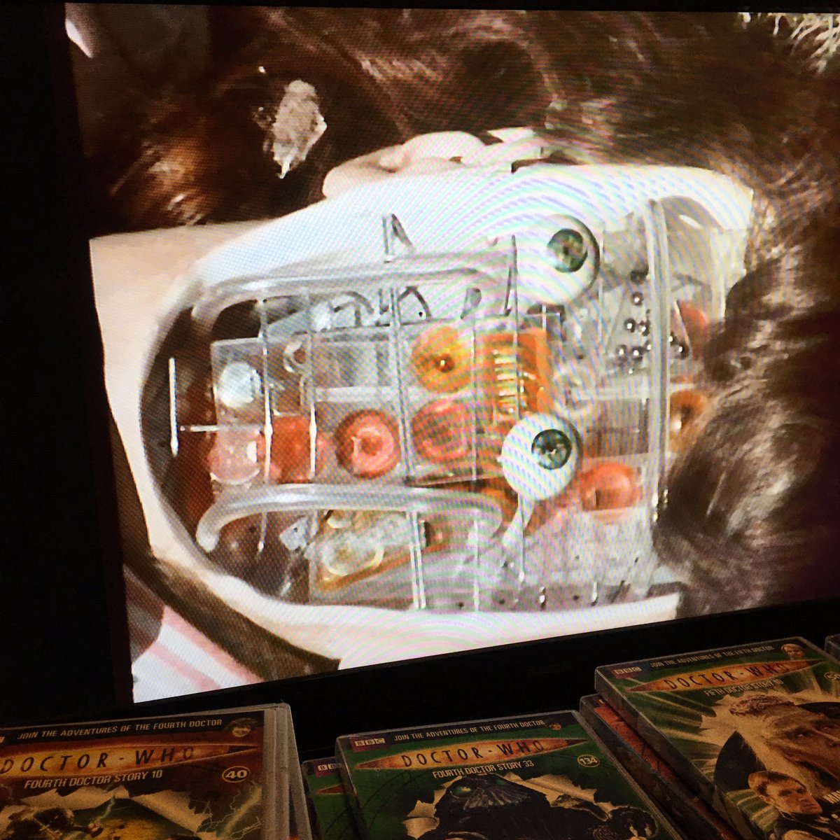 PuttyCAD's tweet image. Doctor Who was terrifying in the 70s! Stuff of nightmares! #drwho #doctorwho #theandroidinvasion #tombaker #4thdoctor #sarahjanesmith #elizabethsladen #scifi #horror