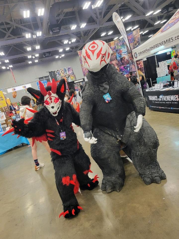 RobotEyez's tweet photo. Thank you to all for your love and support to our debut of "Grimzilla" The team worked hard for years and to see all your faces it made it all worth it. 
 We hope to return to RTX in the future!
(I had cooling fans inside at all times)

#RTX2022 #RWBY https://t.co/JM5v7UVeuU