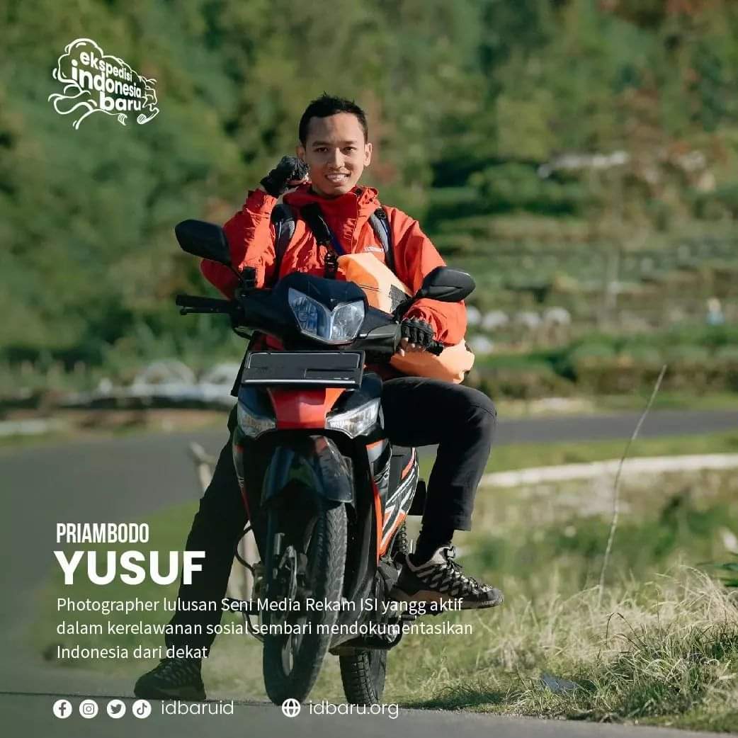 idbaruid's tweet photo. Menjelajah Indonesia dengan sepeda motor, melintasi daratan juga menyeberangi lautan, mungkin terdengar gila, tapi inilah faktanya.

Sejak 1 Juli 2022 sampai 1 Juli 2023 empat orang penjelajah keliling merekam Indonesia.

#indonesiabaru https://t.co/ZENBDThUgX
