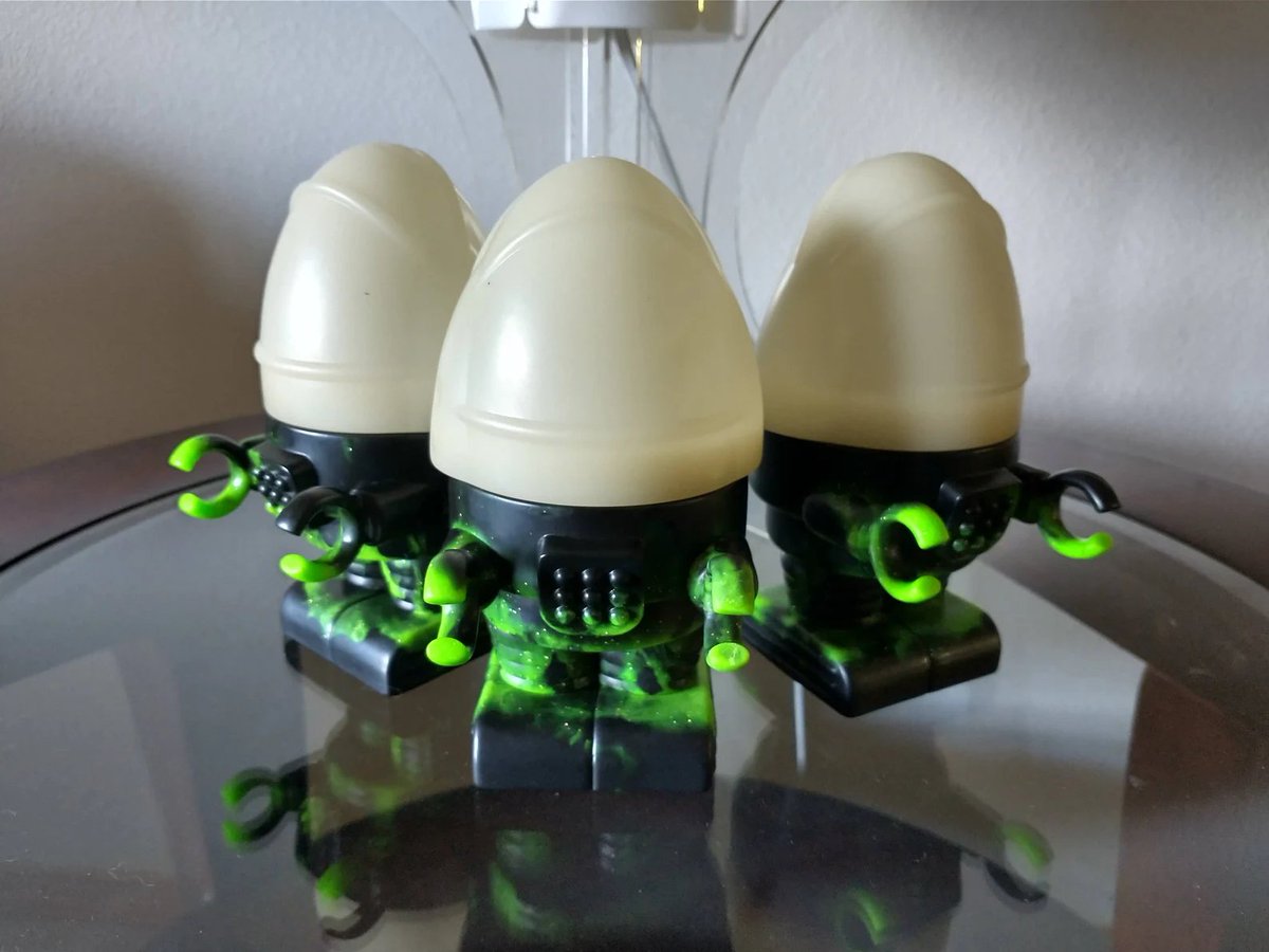 Adam16bit's tweet photo. Glowing @orbitdyne sofubi HEAP is up. Looks good!  https://t.co/1xCdBa4Mrp https://t.co/gaj1ejGugr