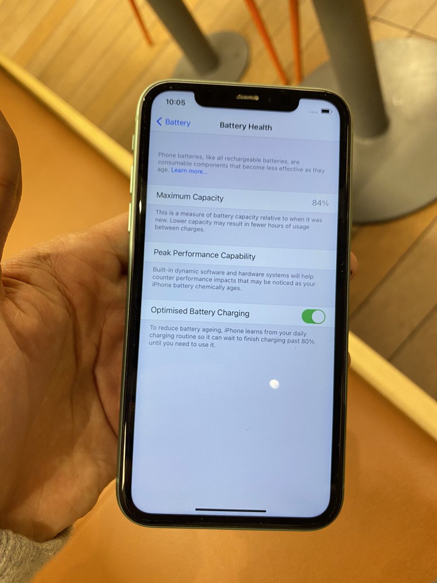 atip_iphone's tweet image. Iphone 11 256gb myset. Good Condition 9.5/10. Tiada calar. 100% function tiada masalah. Face id, truetone semua okay. Batery 84%.