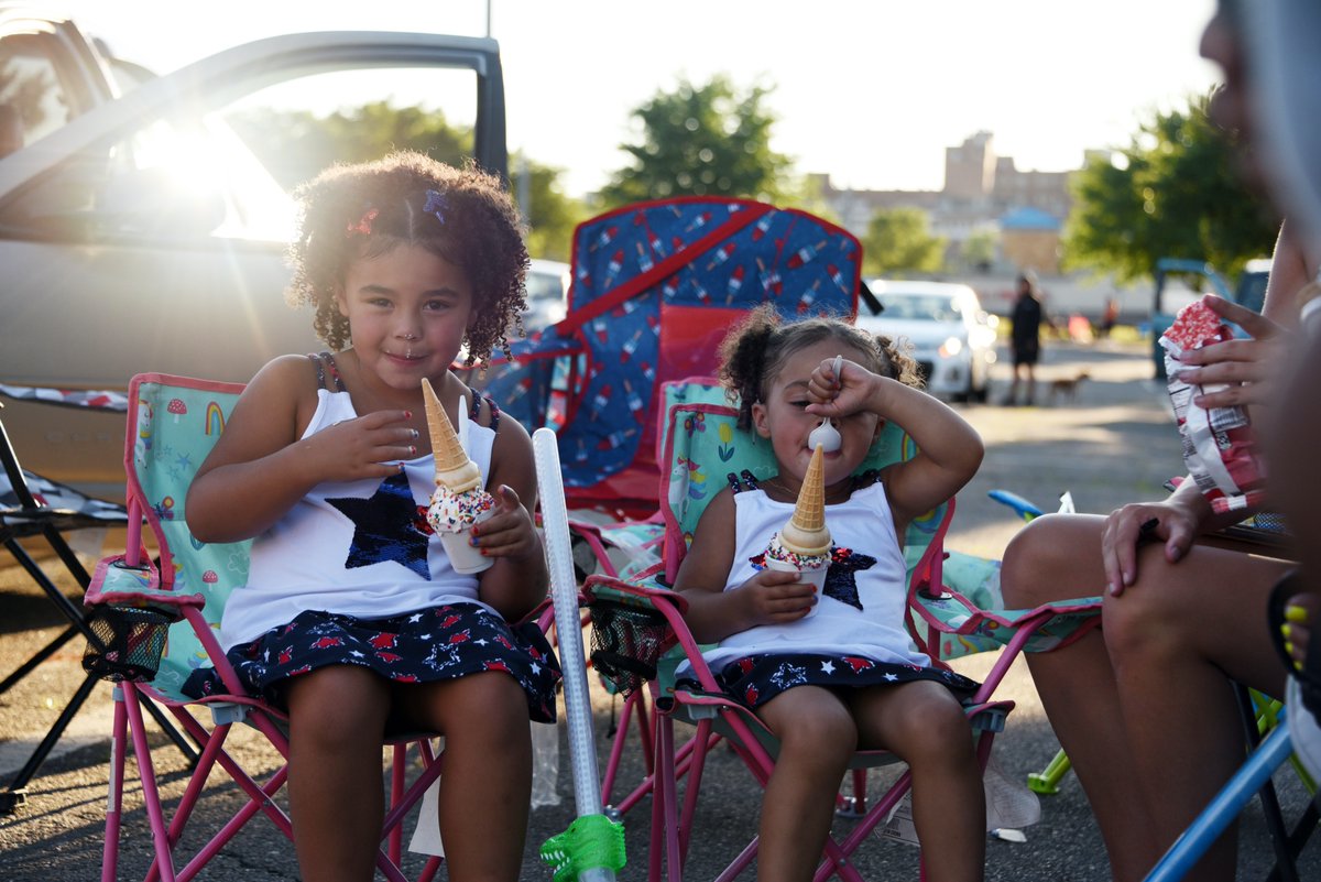 JADunnIII's tweet photo. PHOTOS: https://t.co/Z7Xz5rhUfL - #foodtrucks, #fireworks &amp; #hope on Sunday, July 3 from the top of #HolyLandUSA #4thofJuly #Waterbury #Connecticut #IndependenceDay @rep_am @MayorOLeary https://t.co/pbA0MZD8h8