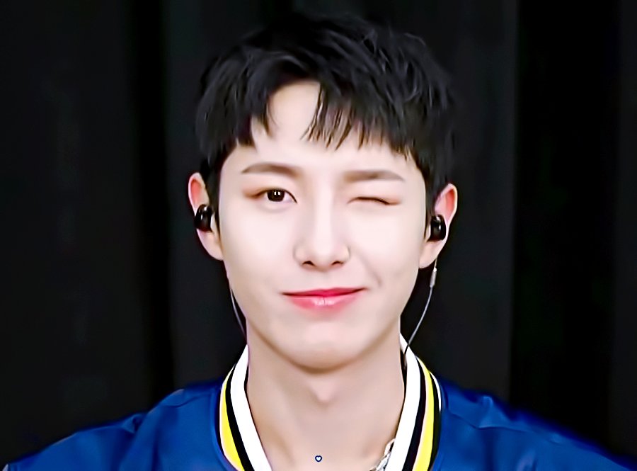 bucinjunie's tweet photo. HUANG RENJUN THANK YOU 

#RENJUN #仁俊 #런쥔 #NCT런쥔 #엔시티런쥔 @NCTsmtown_DREAM https://t.co/GeoDDZY2mw