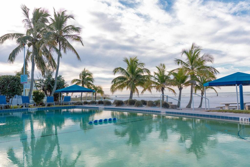 tv_florida's tweet photo. The Neptune Resort - Fort Myers Beach😀
https://t.co/hL1ZLiYpem👍
*
#fortmyersbeach #mp_traveldestination #vacation #mp_florida #florida #mp_unitedstates #holiday #mp_unitedstates_florida #travelphotography #traveling #travel #travelgram #instatravel #beach #sea #holidays #love✴️ https://t.co/0tkljmvAcG