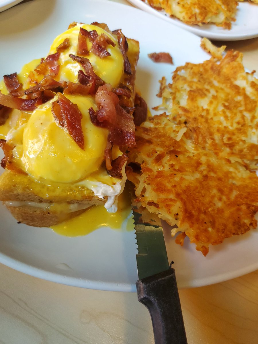 TheAngryFowl's tweet photo. #TwoChicks in Reno, NV for Brunch today. Had Sourdough Pancake Dippers, Eggs Bene on Sourdough with melted Cheddar cheese and garlic parmesean & Chorizo Omelet with parmesean hashbrowns #WeEatGoodOverHere #AngryFowlApproved #WhatsForLunch #FourthofJuly https://t.co/6TKLF8TW2z