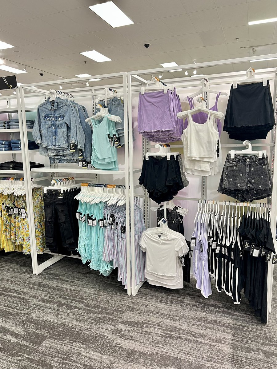 TgtCheyenne's tweet photo. T-0827 team has been crushing it this past week with refreshing the kids and mens floorpads!!! 🤩 #worksomewhereyoulove #target #standards 

@AmezquitaRay https://t.co/2Ea93BSEx6