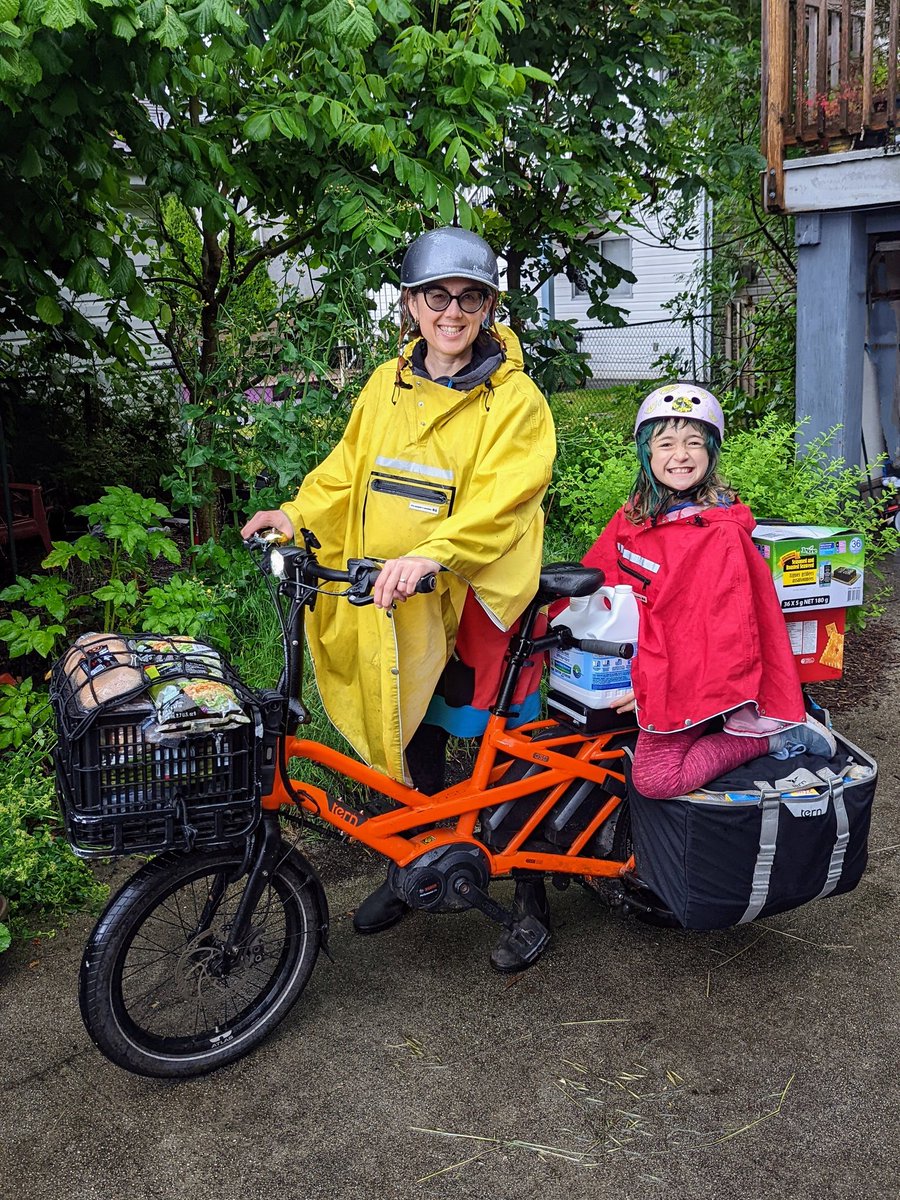 Brought 8yo to Costco, so it was a combo #YVRFamilyBiking & #CarryShitOlympics on the @ternbicycles #GSD today.