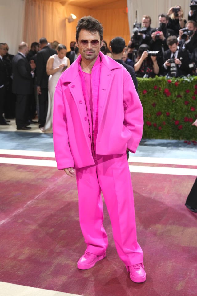 Nerd Girl Says on Twitter: "Sebastian Stan spotted on the set of the