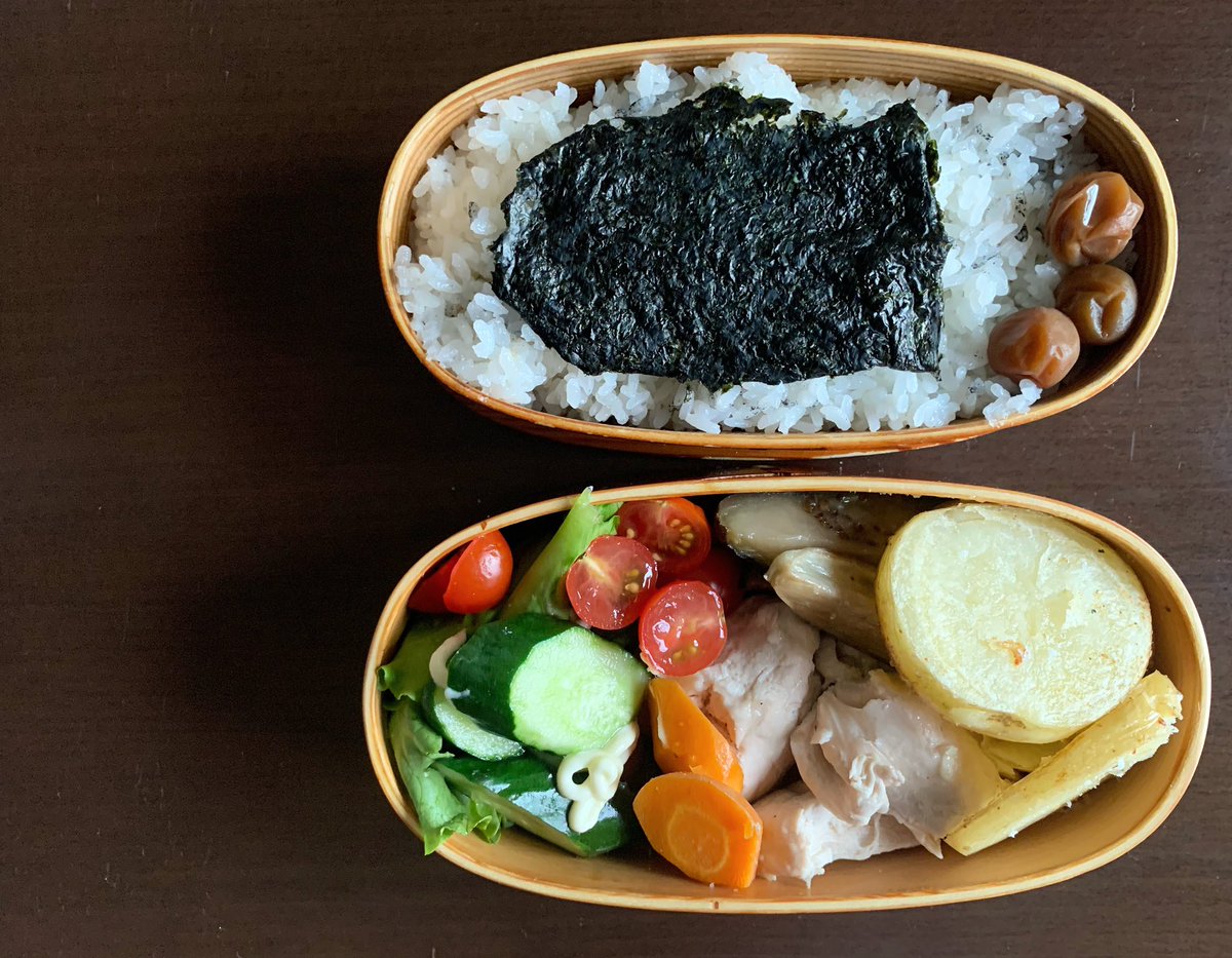 minakmari's tweet photo. homecooking
おはようございます。今朝のお弁当
昨日は曇り空だったので、畑での仕事がはかどりました。
今日はまとまった雨が降ってくれたら嬉しいな。☔️
#boxedlunch
#無農薬野菜
#自家栽培
#homecooking
#japanesefood
#food
#料理
#家庭料理
#固定種
#自然栽培 https://t.co/Dl29rDL9Qc