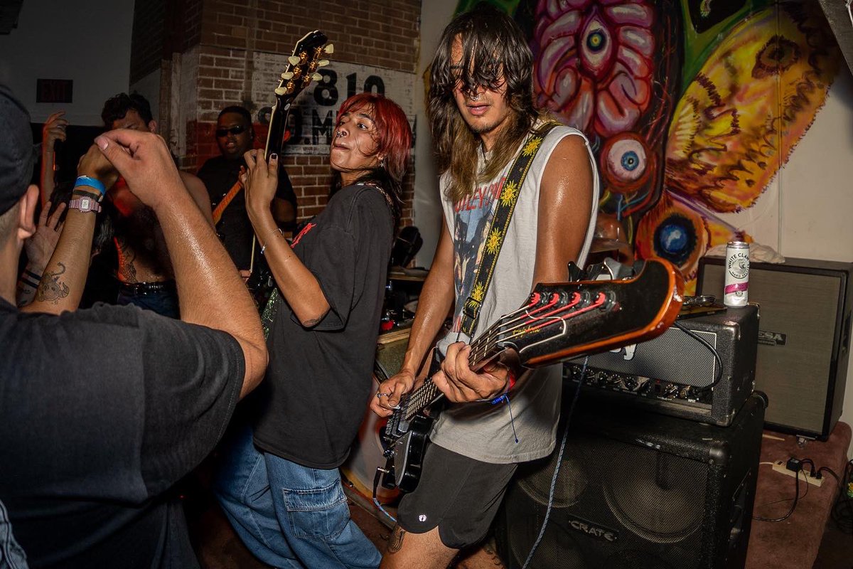 Cain’t forget San Antone, yea we got it goin on. 

7/3 at Mission DIY

📸: Johnny Camacho