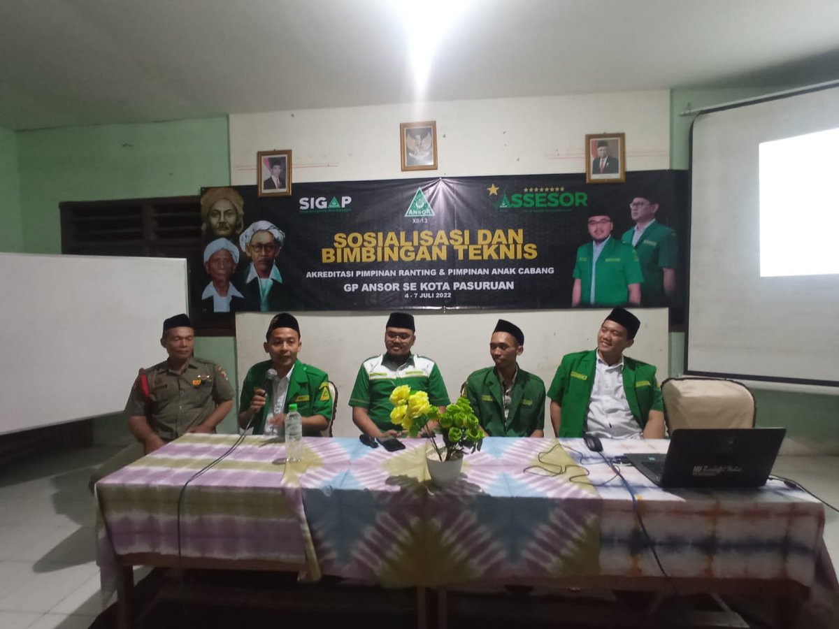 AnsorKopas's tweet photo. Gelar Sosialisasi &amp; Bimbingan Teknis Pimpinan Ranting serta Pimpinan Anak Cabang GP Ansor se Kota Pasuruan | 4 - 7 Juli 2022
Mewujudkan Organisasi yang tertib administrasi, taat azaz, berakhlakul Karimah dan Sigap berdampak untuk Bergerak
@pwansorjatim 
@syafiq_ansor 
@Dhydieet https://t.co/JLXU3mdGgT