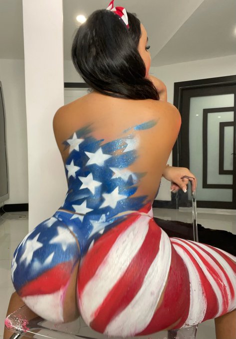 Can I cum to your cookout?  https://t.co/VLHjZYG8TO https://t.co/GVppdhZees
