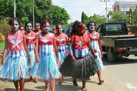 “Walaupun, TANAH Papua dipecah-belah oleh bangsa kolonial modern Indonesia, tapi Ideologi dan Nasionalisme dan Martabat kemanusiaan kami sebagai sebuah bangsa masih dan tetap SATU dan UTUH untuk selamanya di atas TANAH leluhur kami.”