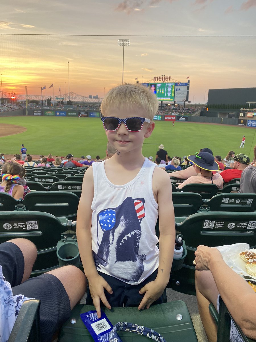 HD150CHIK's tweet photo. #gobatsgo @LouisvilleBats https://t.co/X7i1xfDT3l