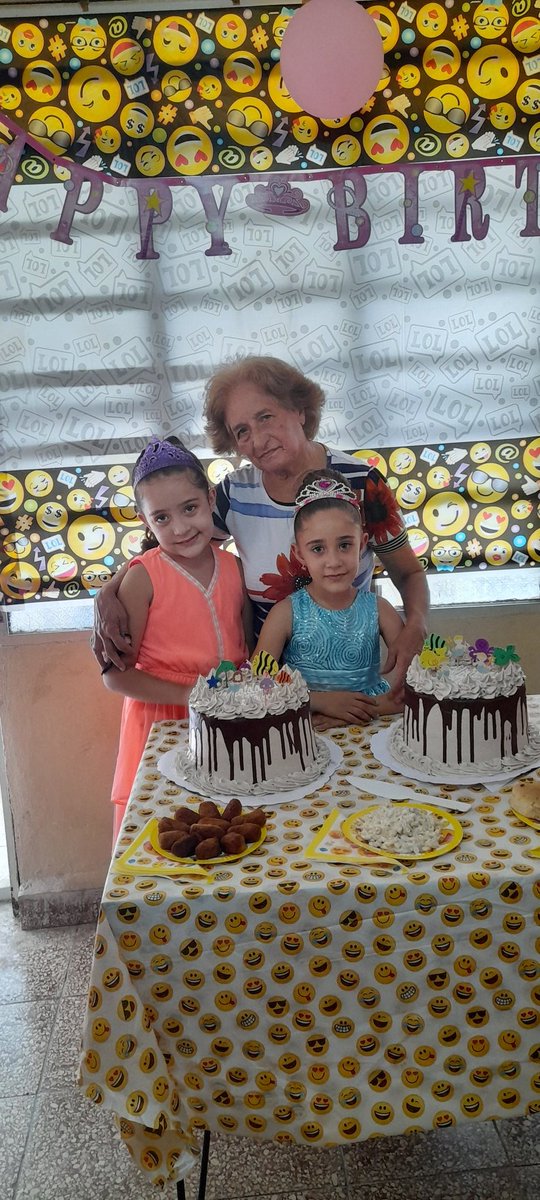 GuldrizMary's tweet photo. They need their grandmother to be completely happy. Resume all consular services in Havana. #F3 #ConsularServicesInCuba  #FamiliesBelongTogether #InterviewsInHavana @USEmbCuba @POTUS @SecMayorkas @SecBlinken @DHSgov @StateDept @WhiteHouse @WHAAsstSecty @USCISDirector https://t.co/wjjH0FK8kr