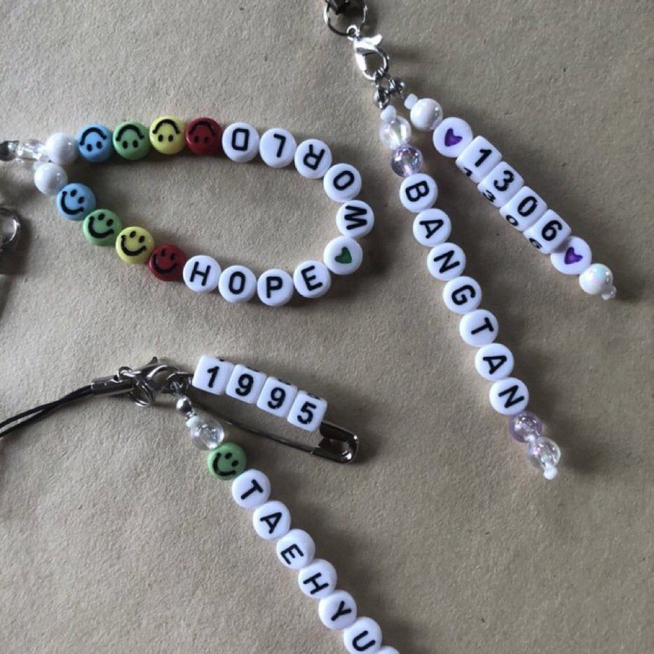 kbeadsmy's tweet photo. Bead Keychains ✨

➡️ RM5 (keychains) // RM1.50 (Rings)
➡️ All prices are negotiable!
➡️ Customisable (You can choose your own beads, colours, &amp; wording)
➡️ DM to order or if you have any questions!

#pasarBTS #pasarBTSMY https://t.co/ocKY2LPPtw