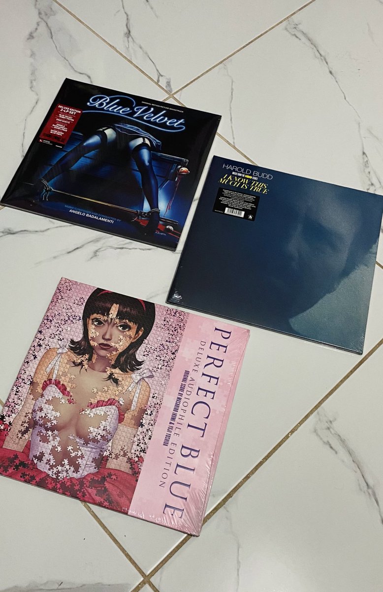 TravxMaxwell's tweet photo. No se cual abrir primero, pero estoy emocionado de tener estas joyas
#bluevelvetsoundtrack
#perfectbluesoundtrack
#iknowthismuchistruesoundtrack
#tigerlabvinyl https://t.co/TF7WKT6m0o