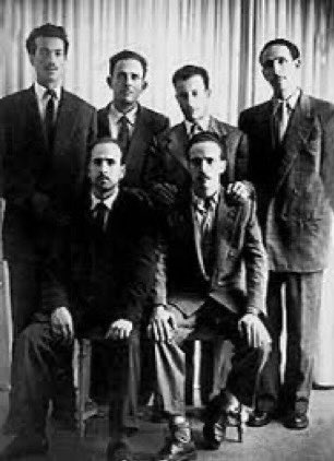 Chahiraa22's tweet photo. 🇩🇿 5 juillet 1962, l’indépendance de l’Algérie🇩🇿
Gloire à nos 1,5 millions de martyrs, ceux qui se sont battus pour une Algérie libre, Allah y rahom chouhada
Un seul héros le peuple, TAHIA DJAZAIR!🇩🇿❤️ https://t.co/aiIT8D4rmS