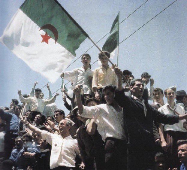 Chahiraa22's tweet photo. 🇩🇿 5 juillet 1962, l’indépendance de l’Algérie🇩🇿
Gloire à nos 1,5 millions de martyrs, ceux qui se sont battus pour une Algérie libre, Allah y rahom chouhada
Un seul héros le peuple, TAHIA DJAZAIR!🇩🇿❤️ https://t.co/aiIT8D4rmS