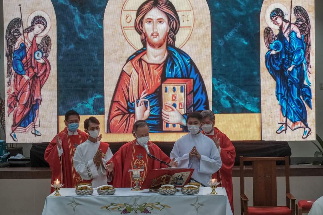 SynodPH's tweet photo. LOOK: The first day of the National Synodal Consultation ended with a Holy Mass presided over by Cardinal Jose Advincula, Archbishop of Manila. 

More photos here: https://t.co/r3NkOUkzSs

@Synod_va #SynodPH #Synod2023 #SynodOnSynodality https://t.co/xFTBZGCqhj
