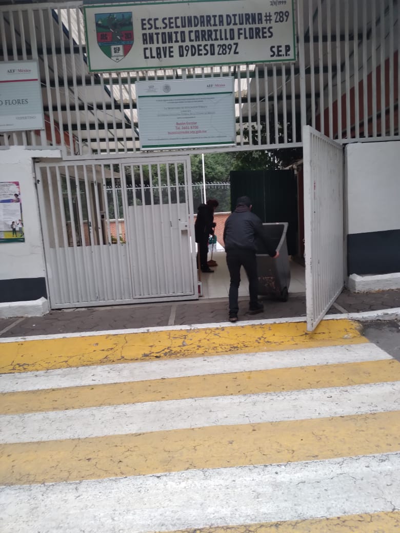 DirLimpiaCuaji's tweet photo. Recolección domiciliaria  en calzada  al Tecnológico, de escuelas, antiguo camino a chimalpa y río  Atitla.  #UnidosPorUnaAlcaldíaLimpia @AdrianRubalcava @CuajimalpaDGSU @AlcCuajimalpa https://t.co/L0dxU2YiI7