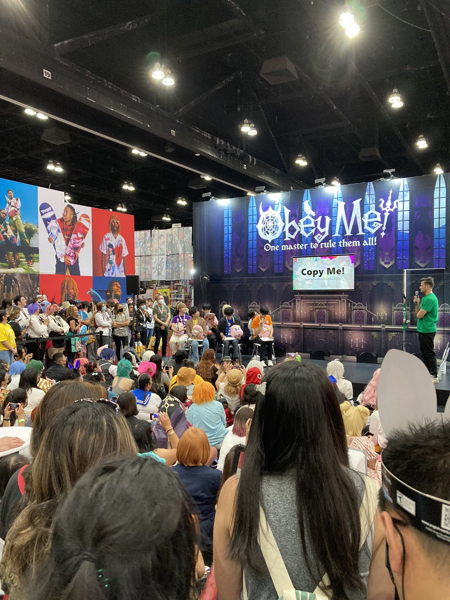 Chanty_I12's tweet photo. At the obey me booth at anime expo #AnimeExpo #AnimeExpo2022 #ax22 #obeymeMAX2022 #obeyme https://t.co/eEu5F1jetc