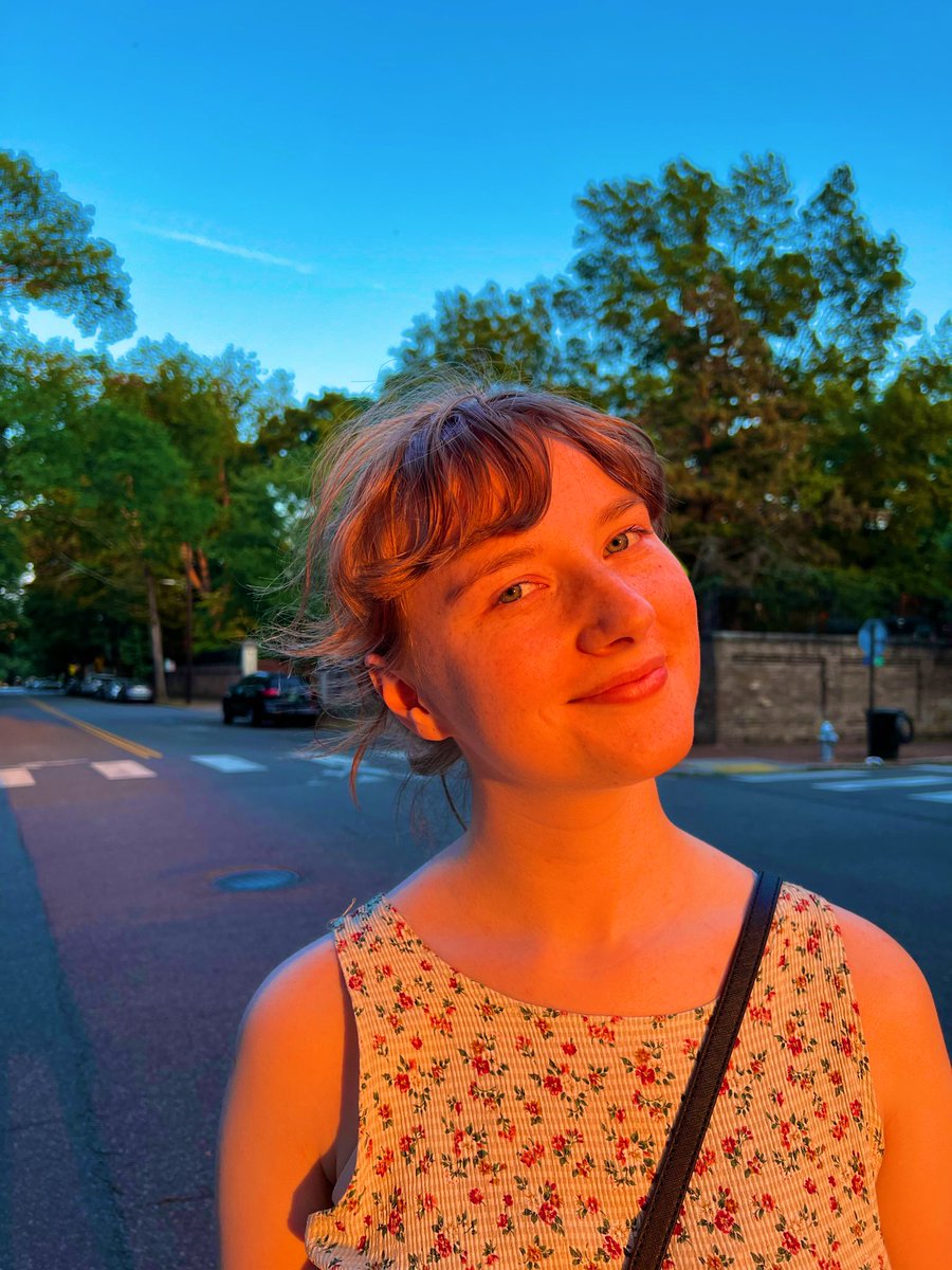 vlemons98's tweet photo. instead of celebrating the 4th of July look at how hot my gf is @brook_kelt https://t.co/vHBbHuYFPC