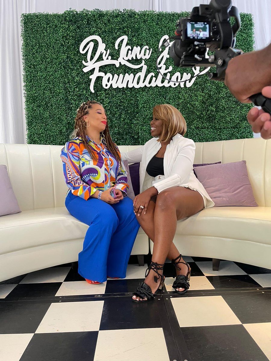 DrJ_hearingdoc's tweet photo. What an amazing weekend to celebrate women entrepreneurs. Thanks to everyone that attended the Women in Audio &amp; Entrepreneurship panel presented by @CanalPlaceStyle @jpmorgan and the Dr. Lana J. Ford Foundation #ESSENCEFest @MiMiJOnline https://t.co/956qw6yEmG