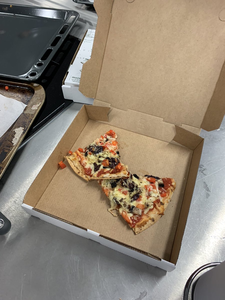 saragrafenauer's tweet photo. I offered to make vegetable pizzas with the Year 10 students for @UNSWMedicine Experience day… it went better than I could have ever expected! #nutrition @UNSW #foodsciencelab #futurestudents https://t.co/skBe8iBH2v