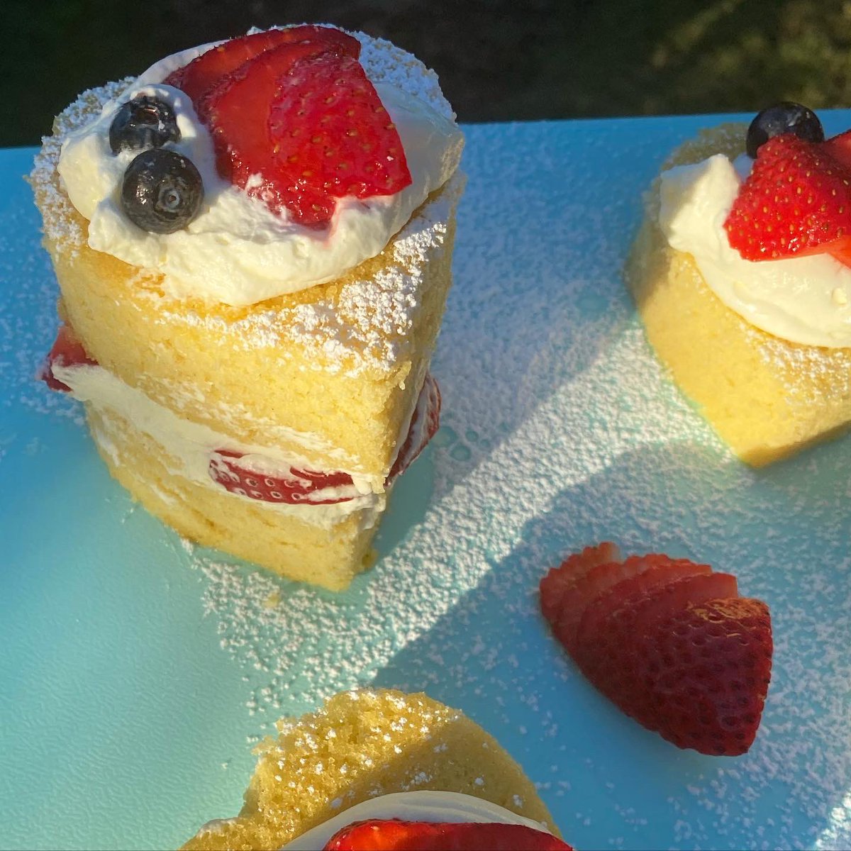 I made gf strawberry shortcakes for 4th of julyyy❤️💙 hope everyone is doing welll, &amp; having a good day!!!