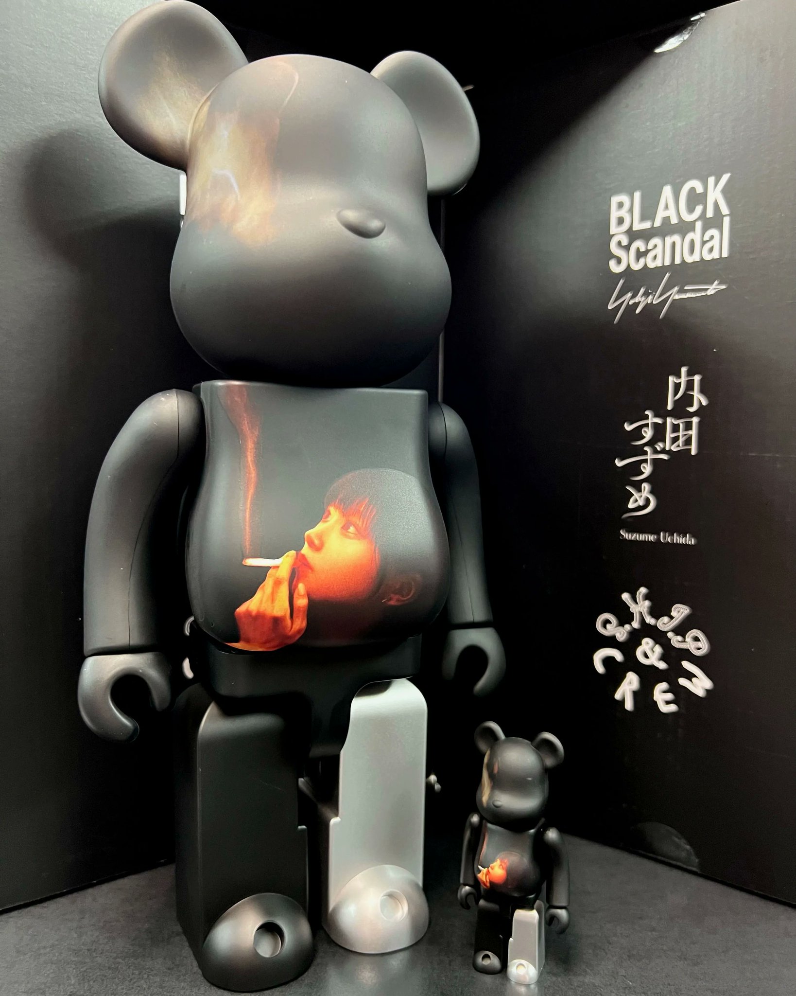 エンタメ/ホビーMEDICOM TOY メディコムトイ BE@RBRICK BLACK SCANDAL Yohji Yamamotoブラックスキャンダルヨウジヤマモト×内田すずめ×S.H.I.P&crew「なりたい私になれるまで」ベアブリック フィギュア1000%