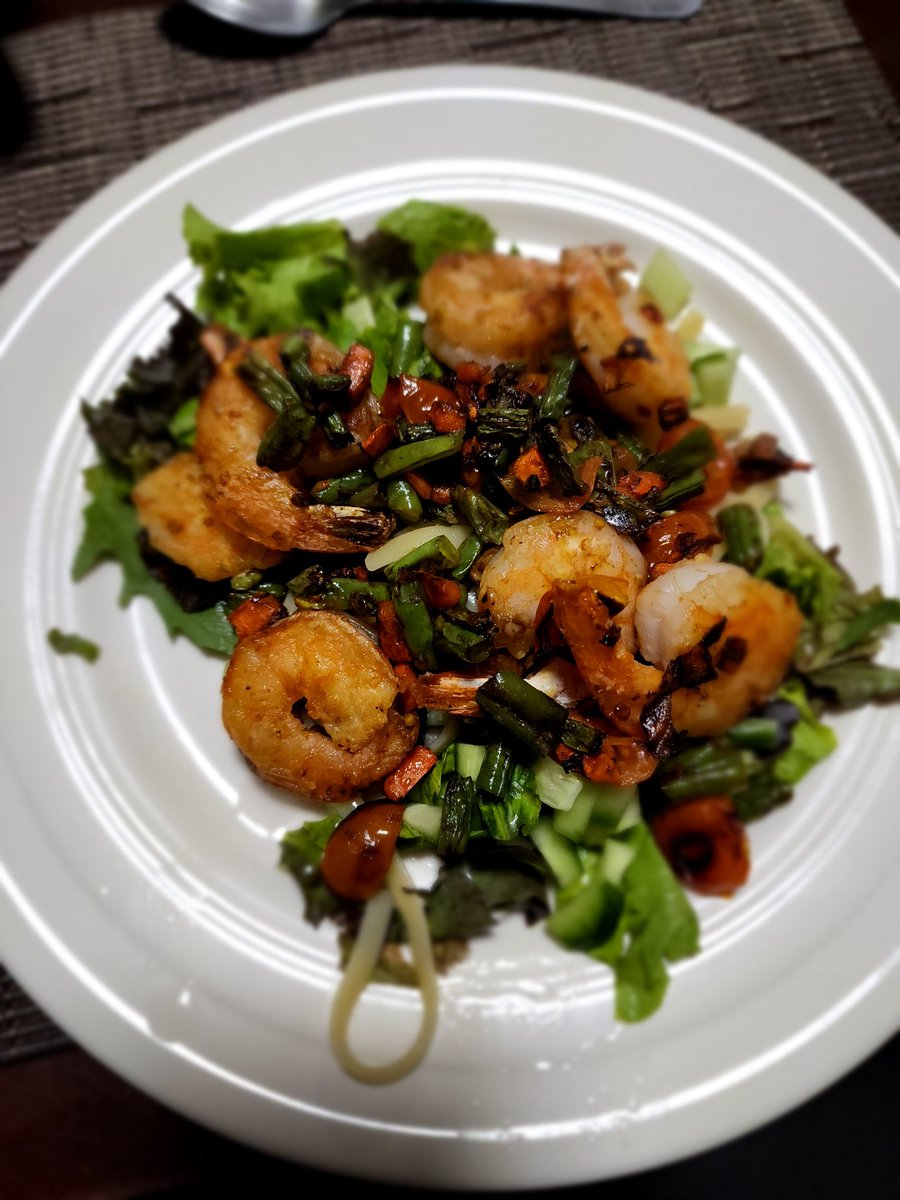 brujita_72's tweet photo. #HealthyEating #fitnessgirl #schrimp #pasta https://t.co/ku1ETfmO9n