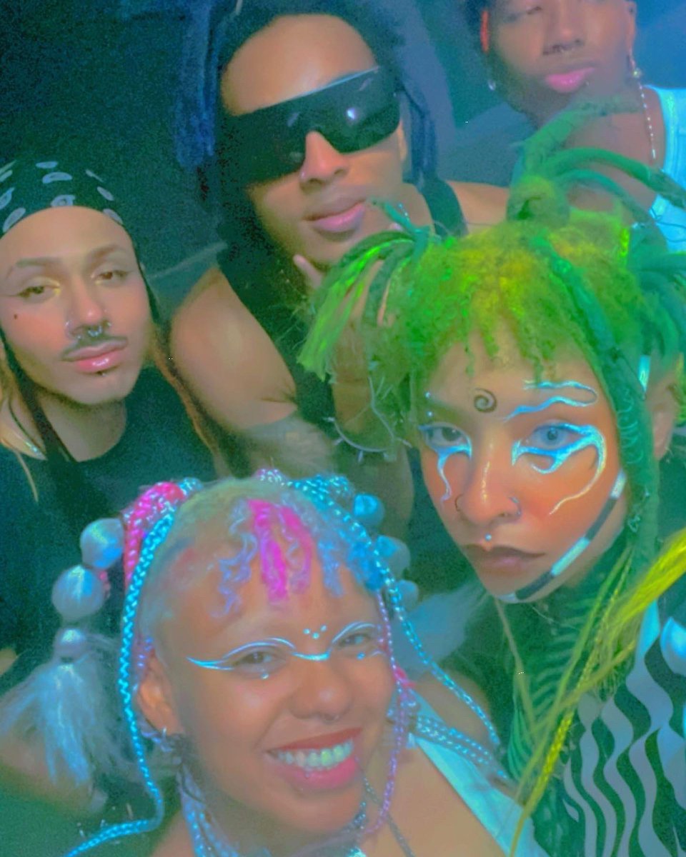 Support our troops 🚨

̿̿ ̿̿ ̿̿ ̿'̿'\̵͇̿̿\з= ( ▀ ͜͞ʖ▀) =ε/̵͇̿̿/’̿’̿ ̿ ̿̿ ̿̿ ̿̿ 

Photos by the myth,
The legend <a href="/hotfunyun/">barely sentient bag of meat and juice</a>