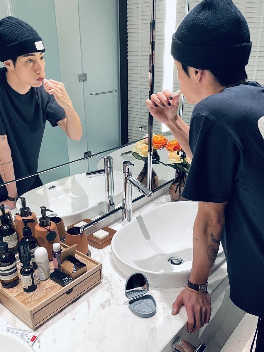 marktiyen's tweet photo. Giving away teeth straightening treatments exclusive for “My True Smile” campaign, I tried to unveiled inner strength and vulnerability in hoping to influence everyone with good vibes. https://t.co/3riTa8kc3J