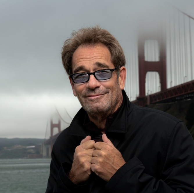 Happy 72 birthday to the amazing singer and guitarist Huey Lewis! 