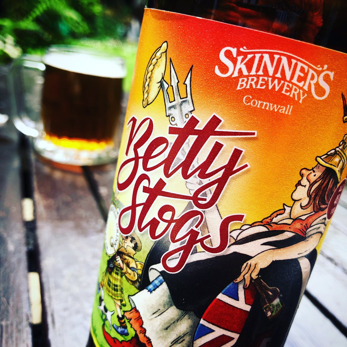 owenmorgs's tweet photo. Dang, that’s a great tasting beer! @Skinnersbrewery #Beer #Ale #BettyStoggs #SkinnersFirst #BettyStoggsBrazenCornishBitter https://t.co/r5toP7Dsak