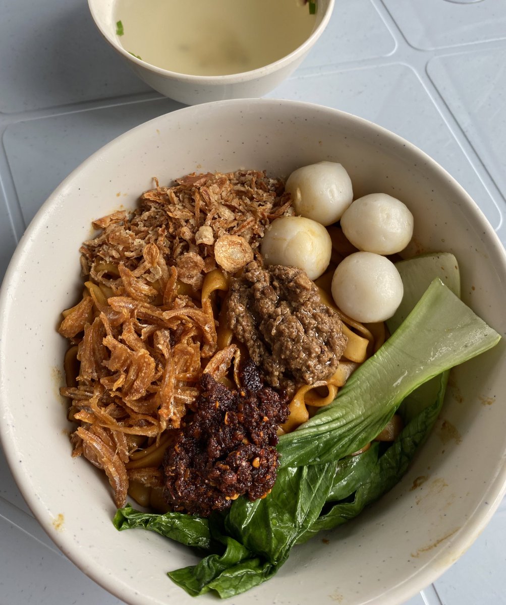 amyranadyaa's tweet photo. baru tau kat semenyih ada kedai chinese muslim sedap. buka start pukul 7:30 pagi pulak tu. dimsum pun ada 😋

📍Luthfi Tang Kopitiam, Eco Majestic https://t.co/HaS3GX2TNB