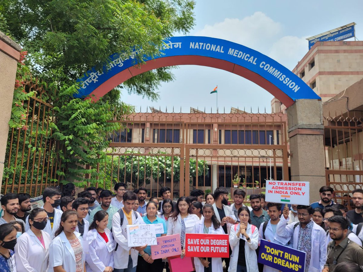 princeKET11's tweet photo. ALL OTHER COUNTRIES ALREADY ACCOMMODATE THEIR UKRAINE RETURN STUDENTS
HERE WE INDIAN STUDENTS DOING PROTEST, RALLY FROM LAST 4 MONTH BUT STILL THERE IS NO ANY UPDATE FROM GOI
PLS HELP @narendramodi 
WE NEED UR SUPPORT @PMOIndia 
PLS UNDERSTAND OUR SITUATION #Accommodate_in_India https://t.co/iR7rrhYqIO