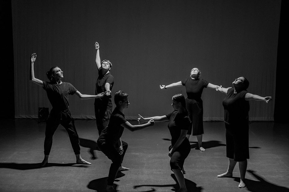 BurnleyCollege's tweet photo. 📷 by @burnleycollegeperformingarts: We start this week’s #danceaday with a Contemporary dance piece from L2 Performing Arts based on the concept of ‘Fortune’. 🔮
@burnleycollege
Lighting and Photography: Mark Storton https://t.co/kncaRfGOsF