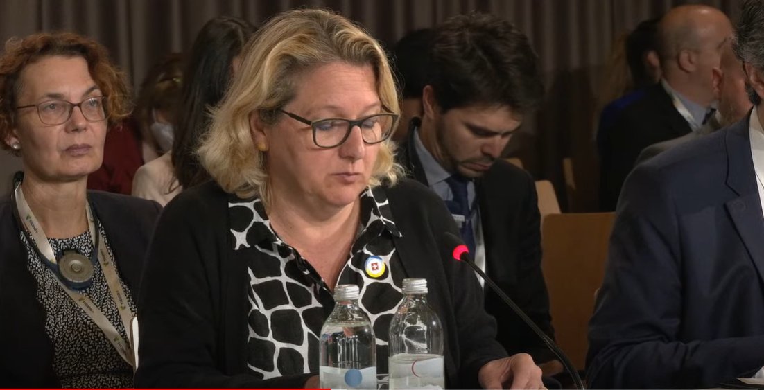 kocher_et's tweet photo. Après le Royaume-Uni pour 2023, l'Allemagne se propose pour accueillir une conférence sur la reconstruction de l'#Ukraine en 2024, déclare sa ministre @SvenjaSchulze68. Tout en confirmant aussi la tenue prochaine d'une réunion d'experts en Allemagne #URC2022  #Lugano @RTSinfo https://t.co/bbT9C3zNu0