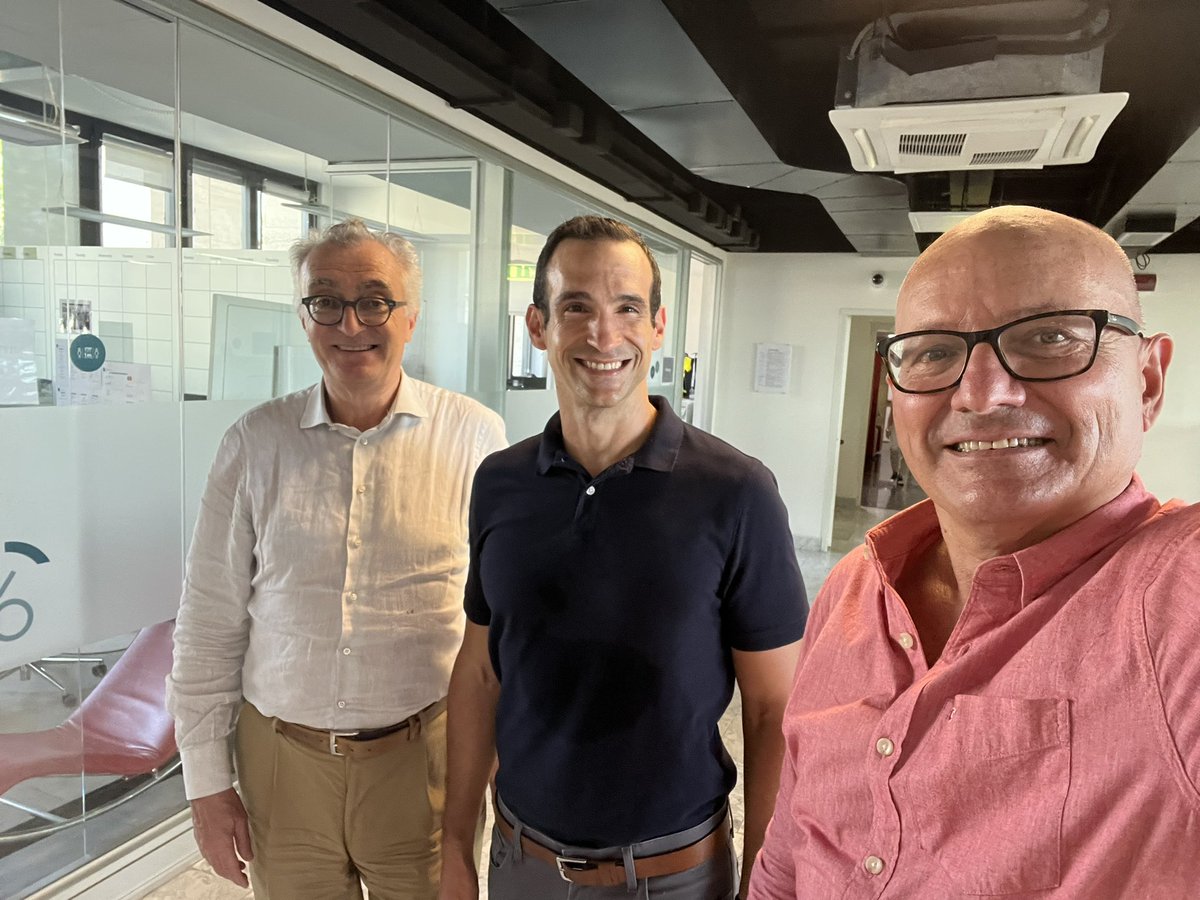 RMagnifico's tweet image. So yesterday we had @nireyal visit @LVentureGroup, yes the author of #Hooked which I read as soon as he published it, and of #Indistractable, for an event by @StartupGrindRM w/ @lucamastella. Amazing guys!! Thx for coming.