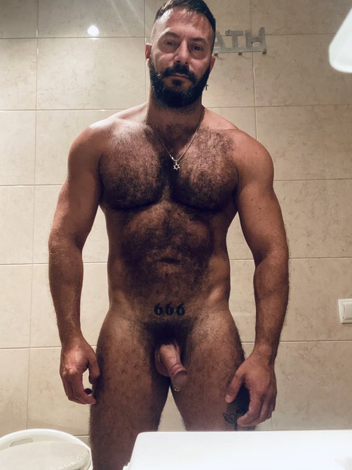 GYM HECHO ?????? https://t.co/k9ewTE01U9