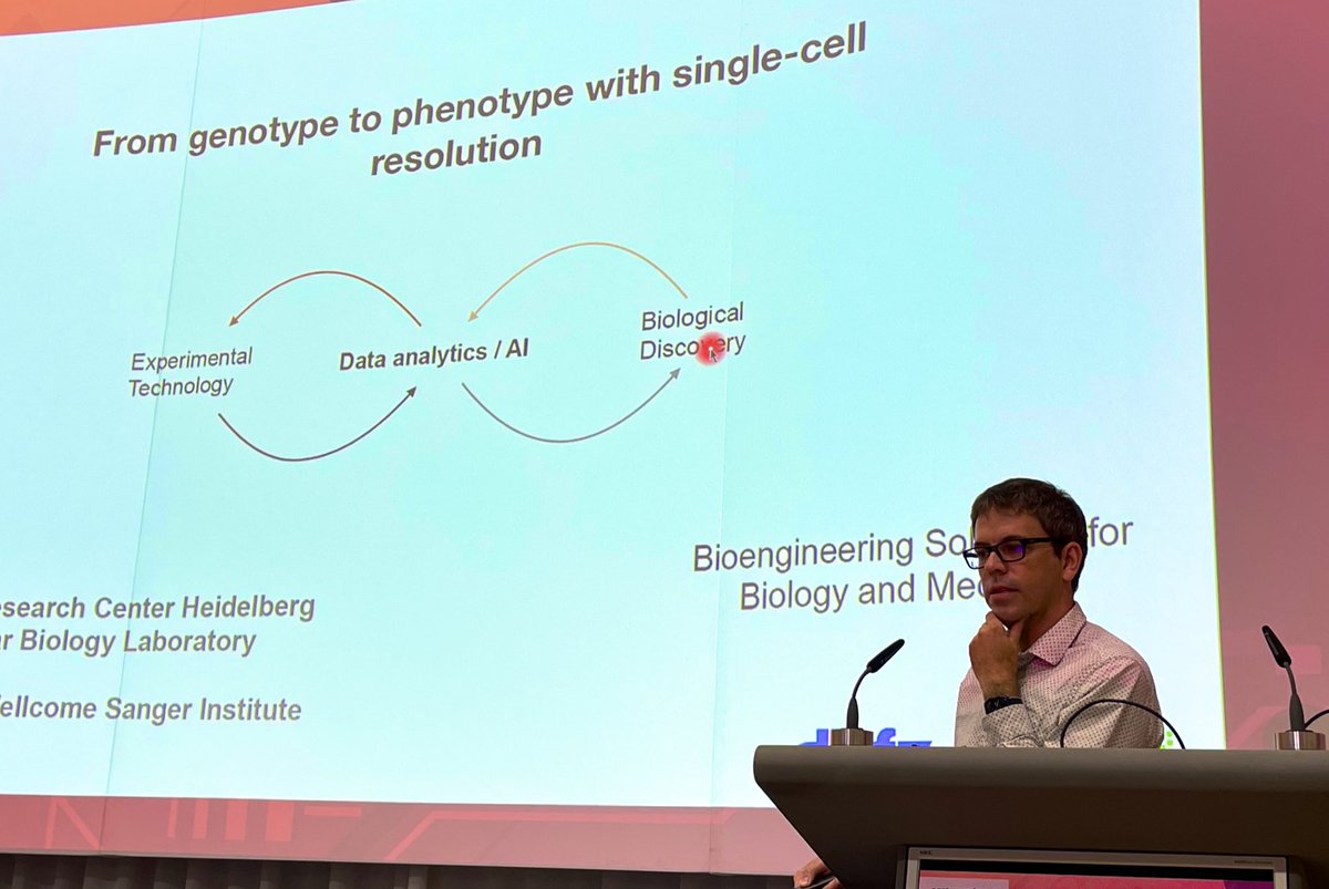 fabian_theis's tweet photo. @OliverStegle at #BioEng2022 @HelmholtzMunich talking not only about his cool methods but also about the engineering aspects of his work. https://t.co/wWASgIXyFC