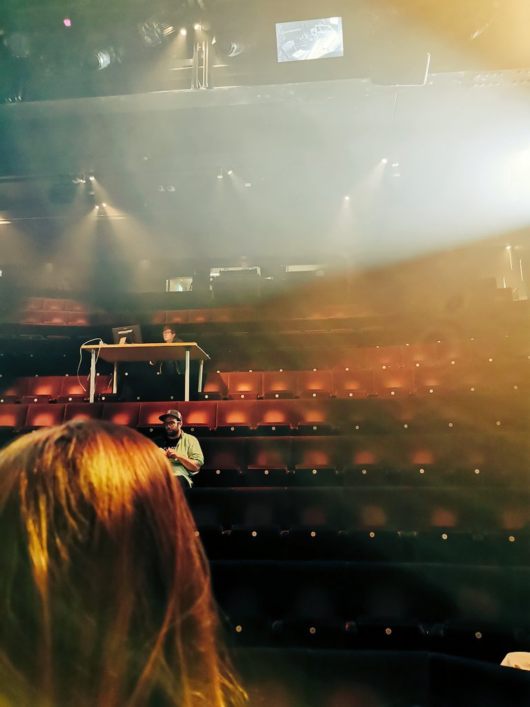 KristinaDemouUK's tweet photo. My view for the end of the @newUKmusicals Concert last night. Fantastic performances of some utterly brilliant songs. Please check them out for new audition songs. Thank you to @MusicDJC @thesingspace @TheOtherPalace for having me sing with you. Glorious evening. #NewUkMusicals https://t.co/B21pi76UvI