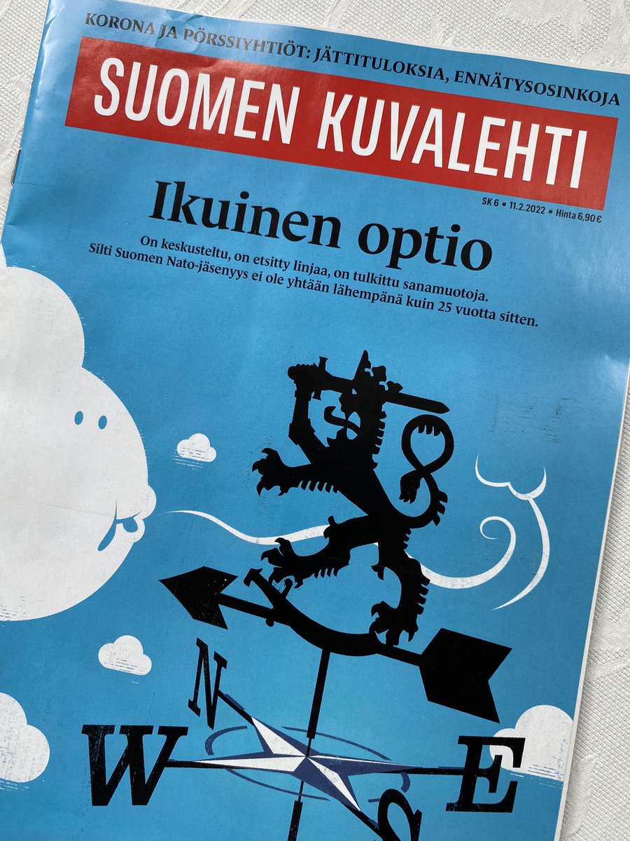 Kaius Niemi (@KaiusNiemi) on Twitter photo 2022-07-05 08:29:29 Hyllystä löytyneen SK:n kansi pysäyttää: vielä helmikuun alussa Suomen Nato-jäsenyys tuntui olevan yhtä kaukana kuin 25 vuotta sitten. @SuomenKuvalehti @mattikalliokosk Hyllystä löytyneen SK:n kansi pysäyttää: vielä helmikuun alussa Suomen Nato-jäsenyys tuntui olevan yhtä kaukana kuin 25 vuotta sitten. @SuomenKuvalehti @mattikalliokosk