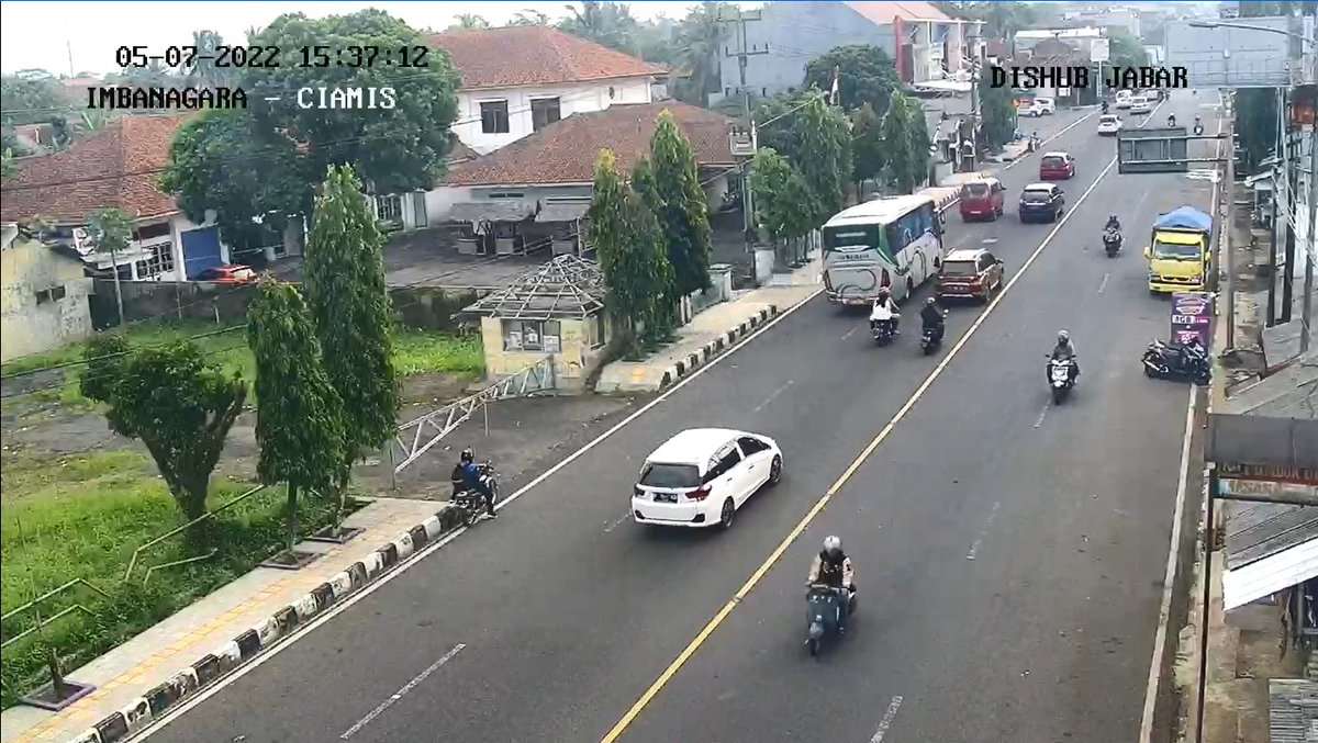 dishub_jabar's tweet photo. 15:35 | Pantauan arus lalin terkini di ruas jalan #Imbanagara #Ciamis #LalinJabar #infolalin #infoll #DishubJabar #JujurBerkendara #JujurDiJalan #jagajarak #pakaimasker #cucitangan https://t.co/6BpZ2H7EwH