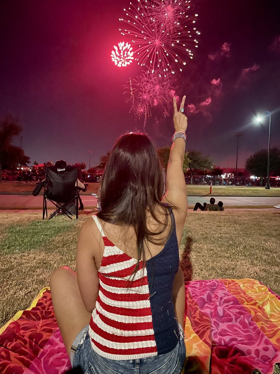 RebeccaEmcee1's tweet photo. Happy 4th 🇺🇸 #happy4thofjuly #happyfourthofjuly #fourthofjuly #4thofjuly #bordercollie #bordercollies #bordercolliedog #independenceday #usa #american https://t.co/35U40ABUvR